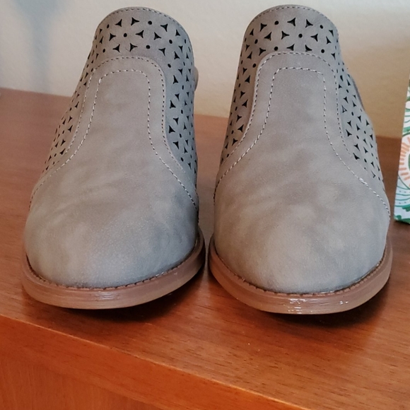 Cute grey mules NWT - Picture 5 of 6